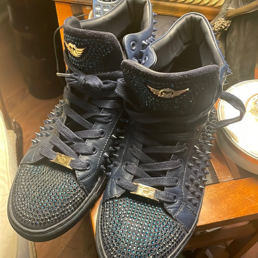 Mauri’s Spiked & Rhinestone Sneakers - size 11